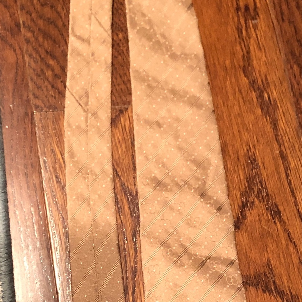 Men’s Gucci tie
